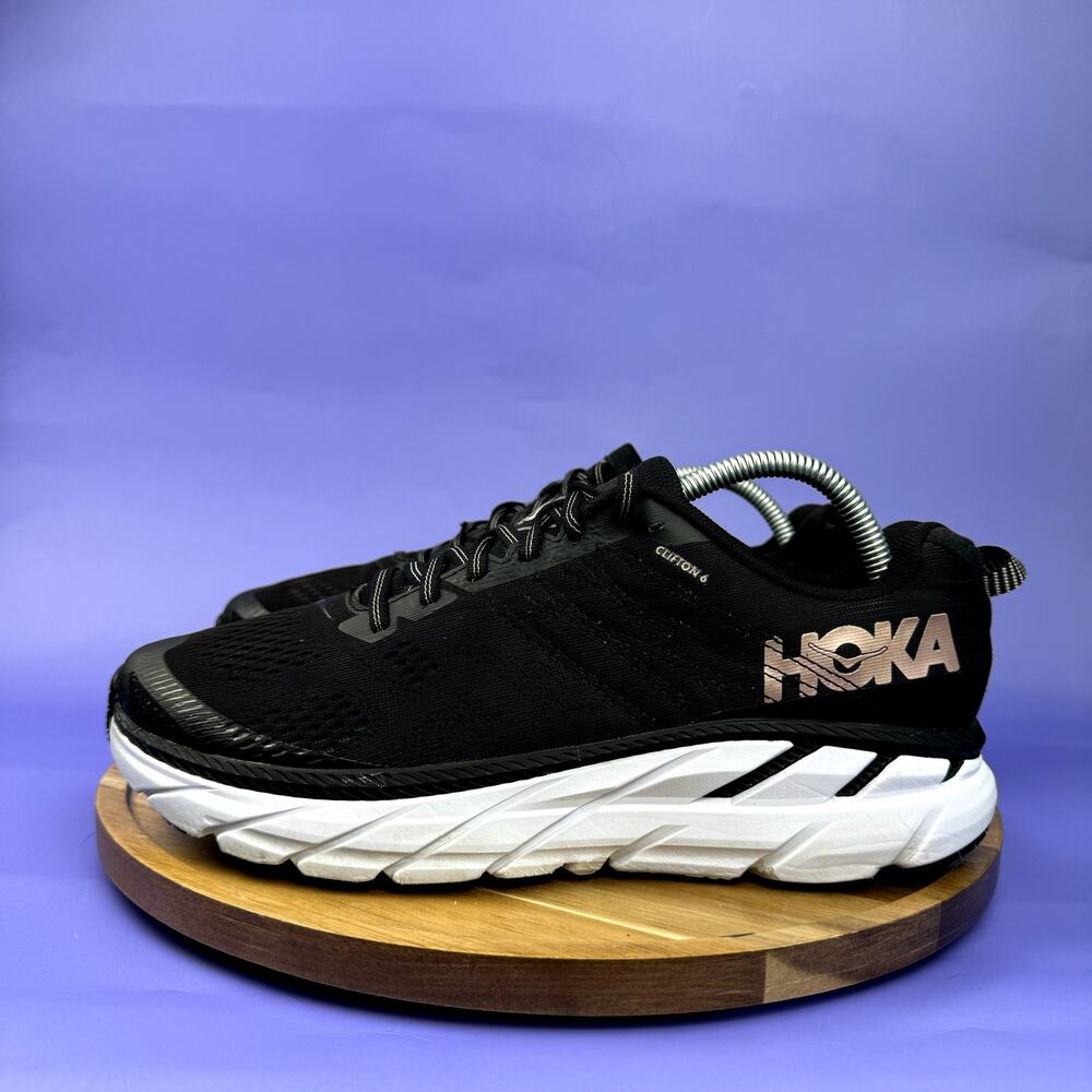 WOMENS HOKA ONE CLIFTON 6 SIZE 9.5